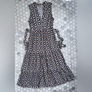 Floral Patterned Sleeveless Dress